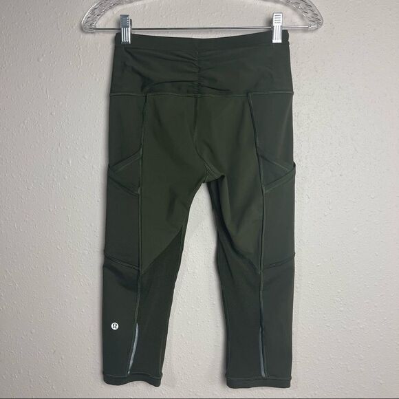 Lululemon Outrun 17" Crop Size 4 - Picture 2 of 7